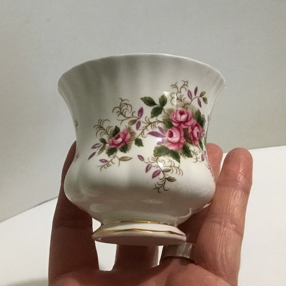 Vintage RARE Royal Albert Lavender Rose dainty footed teacup and saucer - Picture 4 of 13